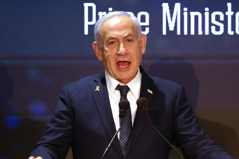 Israeli Prime Minister Benjamin Netanyahu picked former navy commander Eli Sharvit to head the domestic security agency, his office said Monday, despite the supreme court freezing the incumbent’s dismissal. — AFP pic