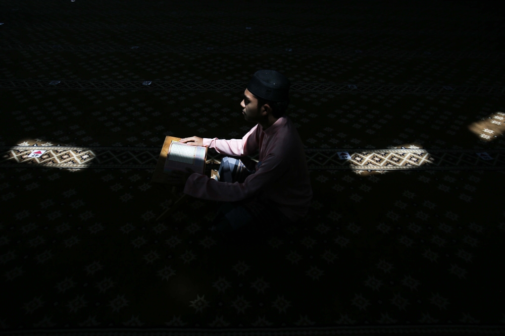 Singapore’s Internal Security Department said today that the teenager had identified mosques in Jurong West, Clementi, Margaret Drive, Admiralty Road, and Beach Road as targets. He intended to carry out the attack during Friday prayers before taking his own life. — Picture by Farhan Najib