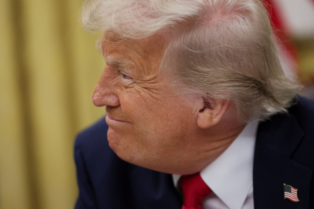 Less than a day after unveiling his market-shaking tariffs, Trump jetted to Trump National Doral for dinner — just in time for the Saudi-backed LIV Golf event he’s pushing to merge with the PGA. — Reuters pic