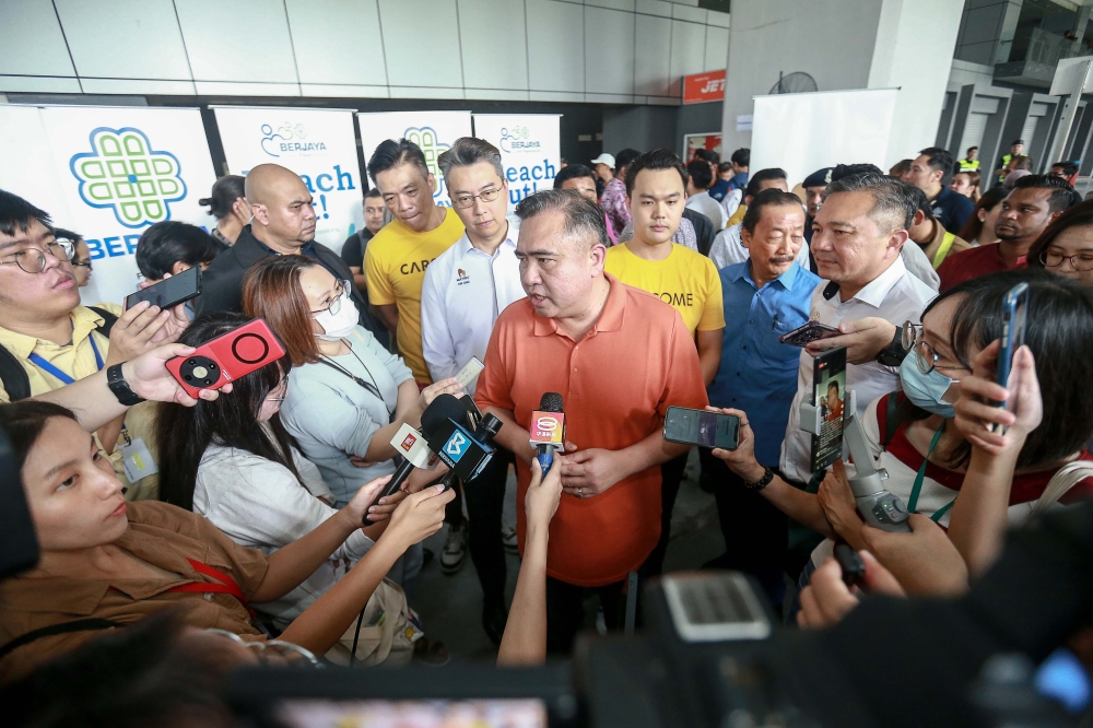 Loke defends DAP’s donation drive for Putra Heights victims, tells critics to focus on helping instead