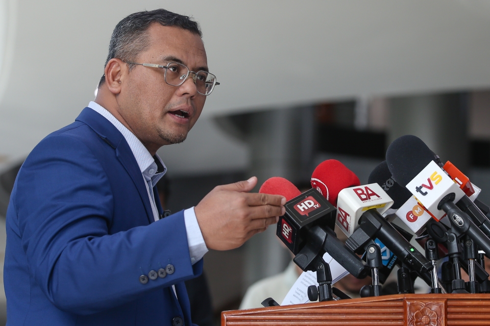 Selangor Menteri Besar Datuk Seri Amirudin Shari said the decision was made in the Selangor State Executive Council (MMKN) meeting yesterday after the Malaysian Fire and Rescue Department (JBPM) confirmed that all the houses were safe. — Picture by Yusof Mat Isa