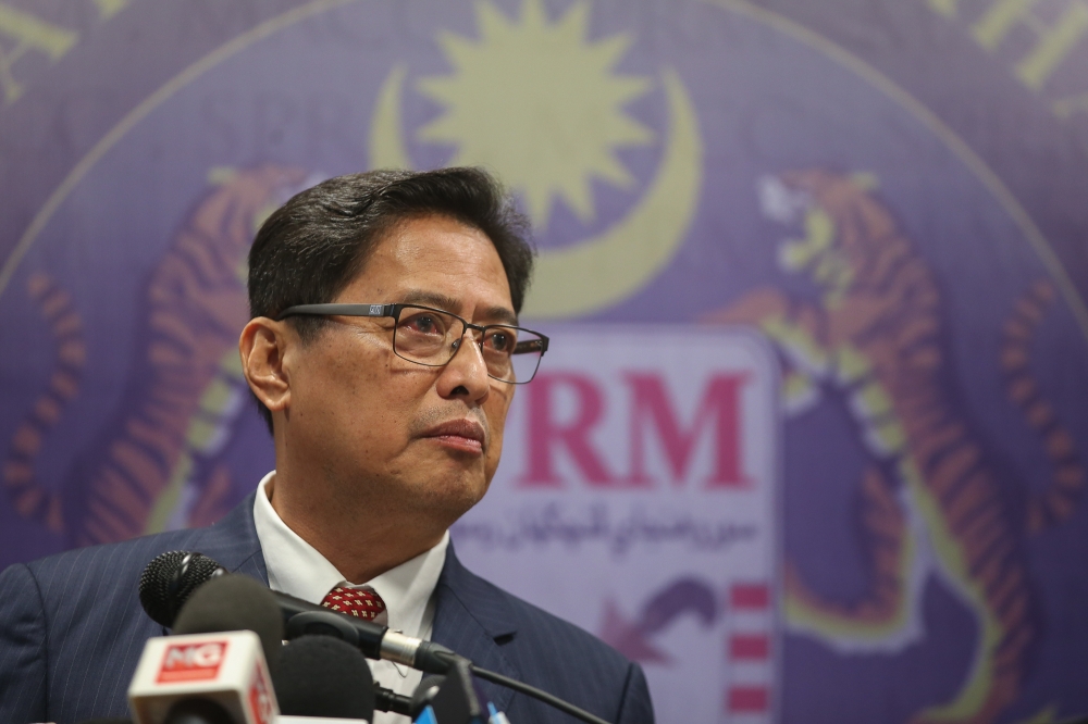 Malaysian Anti-Corruption Commission Chief Commissioner Tan Sri Azam Baki speaks during a press conference at the MACC headquarters in Putrajaya, January 21, 2025. — Picture by Yusof Mat Isa