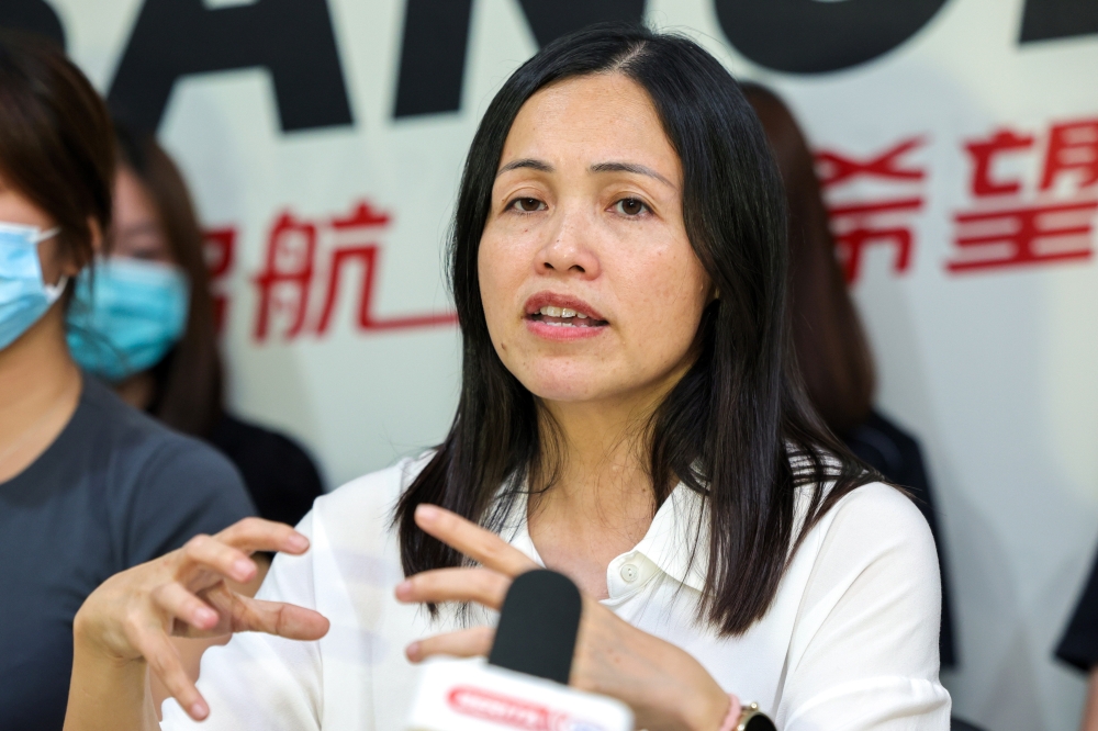 Deputy Minister of Communications and Kulai Member of Parliament, Teo Nie Ching at the Kulai Member of Parliament's Office April 12, 2025. — Bernama pic