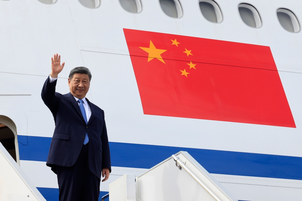 Chinese President Xi Jinping departed for Cambodia today after concluding his three-day visit to Malaysia. — Bernama pic