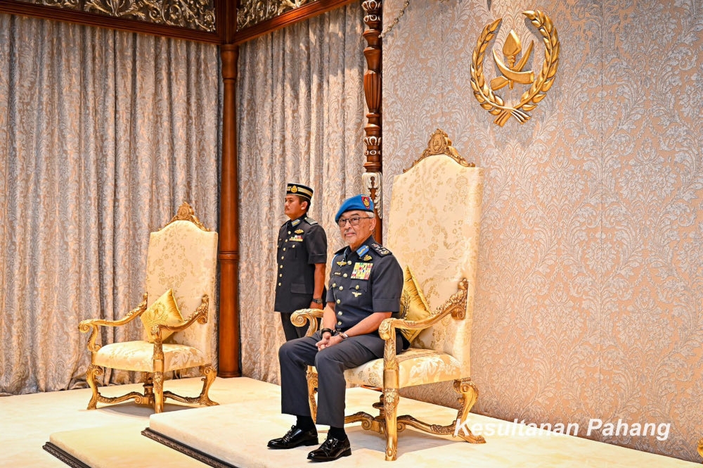 The Sultan of Pahang, Al-Sultan Abdullah Ri’ayatuddin Al-Mustafa Billah Shah revealed that a total of 14,494.9 hectares of state government-owned land had been unlawfully occupied and cultivated with palm oil, rubber, durian, and other crops. — Picture from Facebook/Kesultanan Pahang