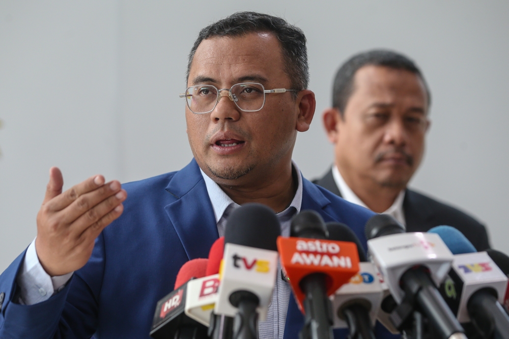 Amirudin said the failure of the flood control pump system, which was one of the causes of delays in flood control efforts in the area during heavy rains, was resolved when TNB reconnected the electricity supply to the pump house involved. — Picture by Yusof Mat Isa