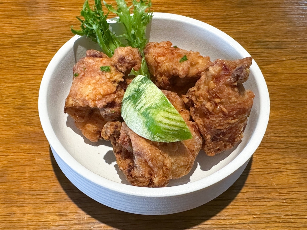 Tori Karaage is skillfully prepared here with juicy meat encased in a crunchy layer. — Picture by Lee Khang Yi