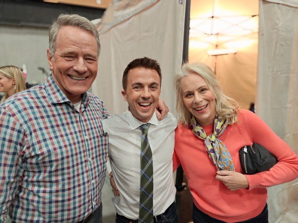 Frankie Muniz shared a snap taken with onscreen parents Bryan Cranston and Jane Kaczmarek. — Picture via X/Frankie Muniz