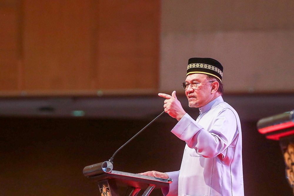 The prime minister acknowledged AI’s growing role in media, education, and business, but stressed it must not replace human editorial judgment and oversight. — Picture by Sayuti Zainudin