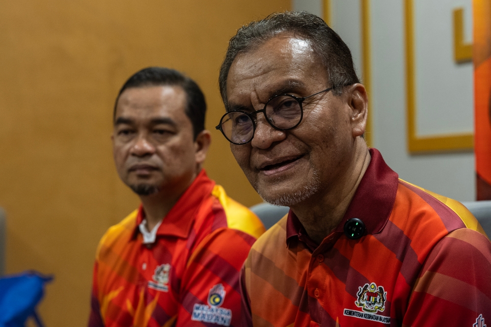 Health Minister Datuk Seri Dr Dzulkefly Ahmad (right) speaks at a press conference after launching the Kelantan state-level 2025 Madani Afiat Programme at Mydin Mall, Tunjong today. — Bernama pic