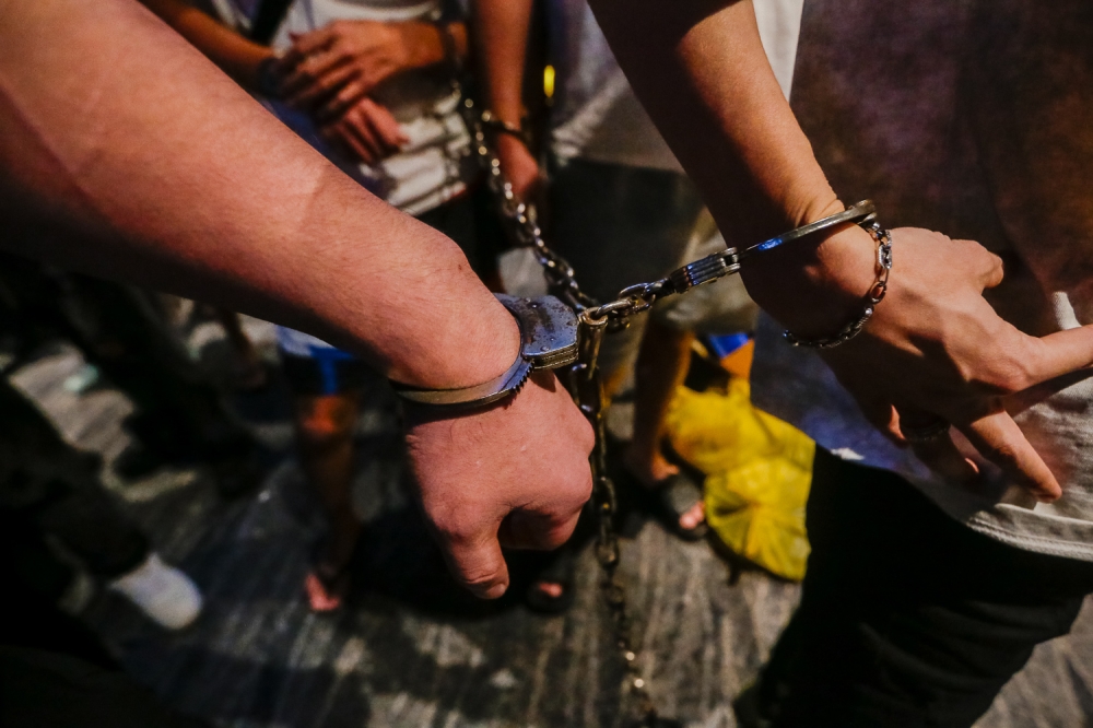 Police arrested six suspects in the Miri, Sarawak area within 24 hours. — Picture by Raymond Manuel