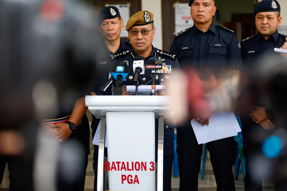 Perak police chief Datuk Noor Hisam Nordin said a team from the Anti-Vice, Gambling, and Secret Societies Division (D7) of the state police headquarters’ (IPK) Criminal Investigation Department (CID) apprehended all the suspects, aged between 40 and 70, who are believed to be members of a syndicate. — Bernama pic 