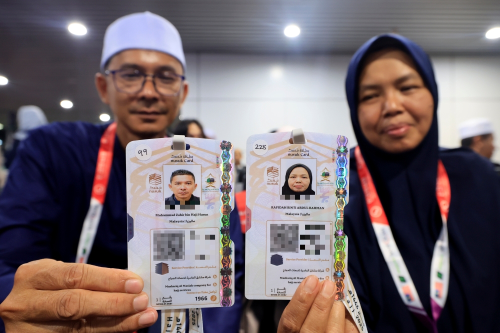 The enhanced Nusuk Card is now equipped with a quick response (QR) code to prevent forgery of the official identification card for haj pilgrims, said Minister in the Prime Minister’s Department (Religious Affairs) Datuk Dr Mohd Na’im Mokhtar. — Bernama pic