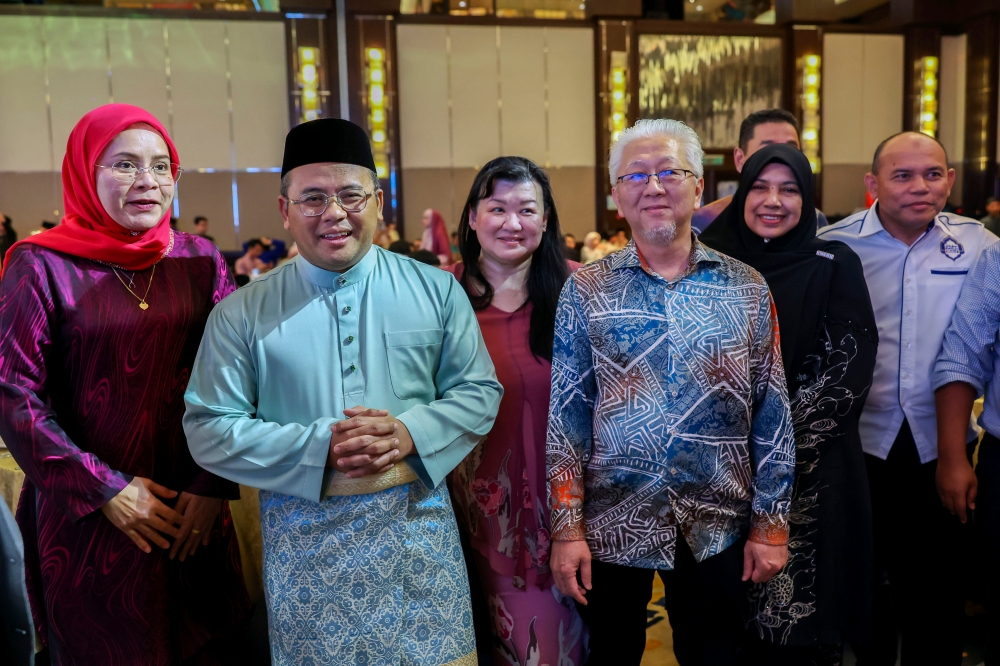 Selangor Menteri Besar Datuk Seri Amirudin Shari with guests at the event. — Bernama pic