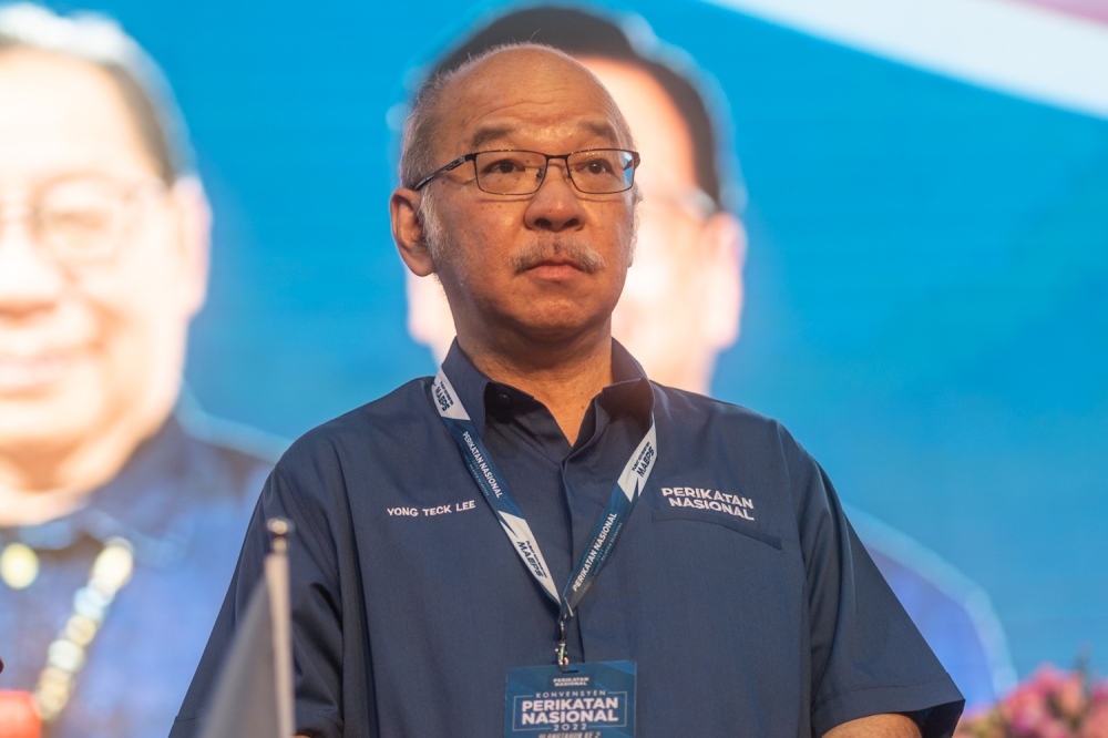 Datuk Yong Teck Lee says GRS junior leaders should remember the reality and history of Sabah politics. — Picture by Devan Manuel