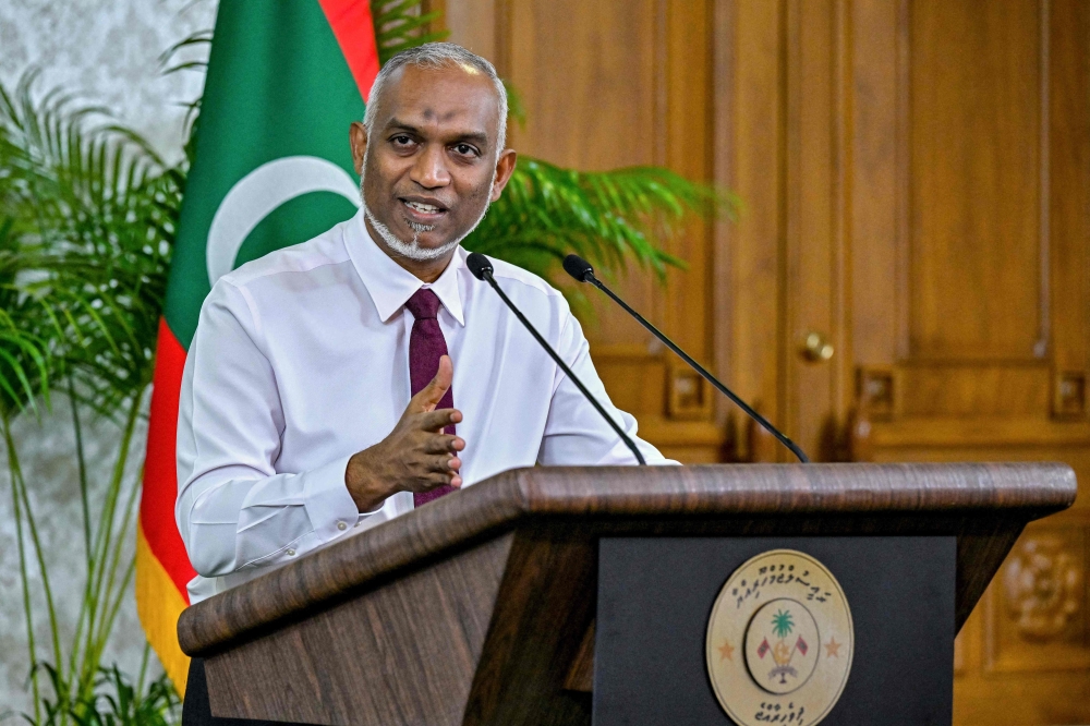 Maldives President Mohamed Muizzu addressed a press conference for nearly 15 hours, his office said on Sunday, claiming it broke a previous record held by Ukrainian leader Volodymyr Zelensky. — AFP pic/Maldives President Office