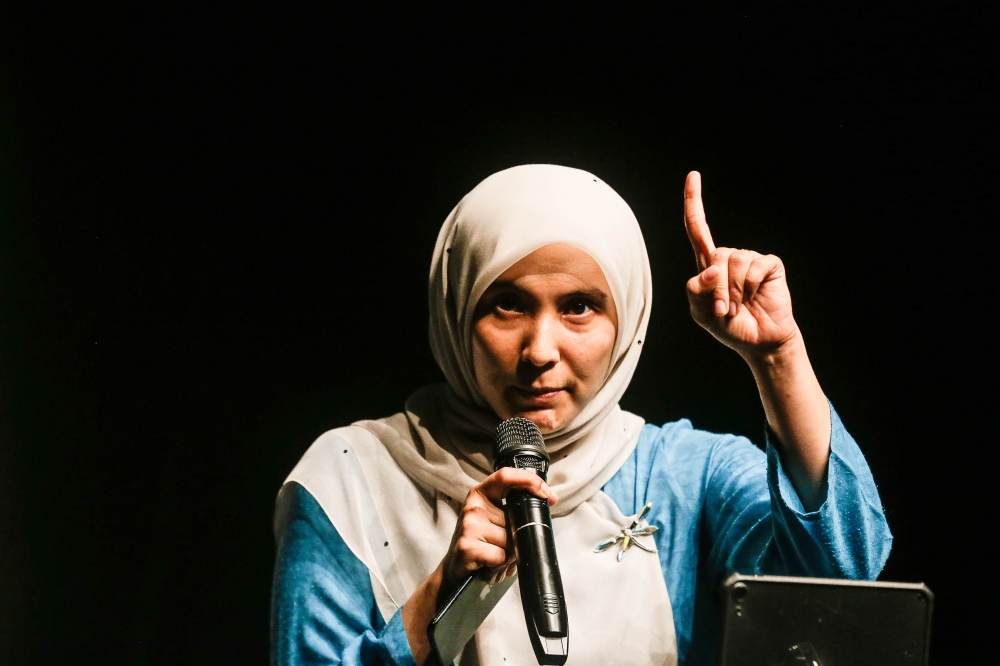 Selangor PKR chairman Datuk Seri Amirudin Shari said Nurul Izzah Anwar was not tied to government administration and could focus on strengthening internal unity while preparing PKR for the next General Election. — Picture by Sayuti Zainudin 