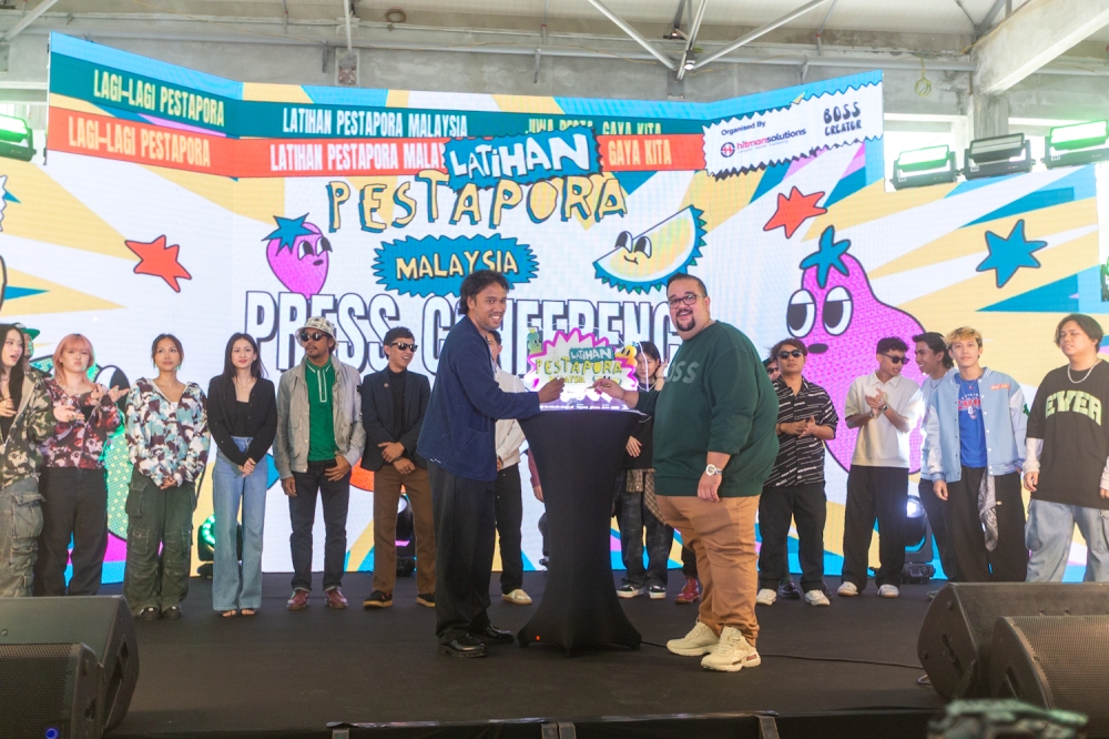 Boss Creator founder Kiki Ucup (left) and Rohit Rampal launch Latihan Pestapora Malaysia during a press conference in Kuala Lumpur on May 7, 2025. — Picture by Raymond Manuel