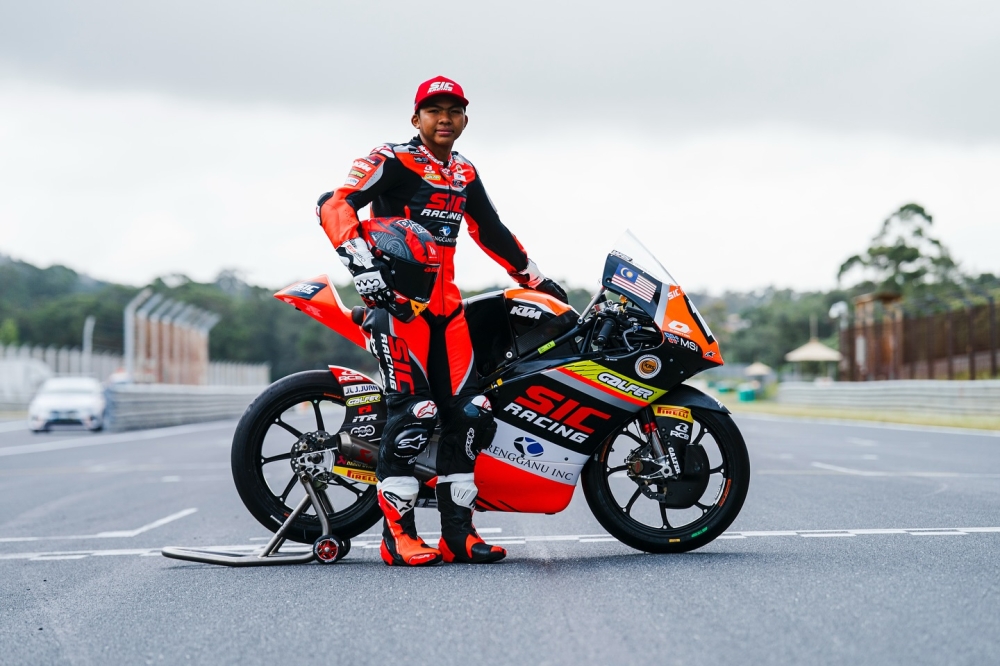 The 17-year-old is eyeing his first title this season in the second round of the MotoGP Rookies Cup at Le Mans Circuit in France this weekend. — Picture via Facebook