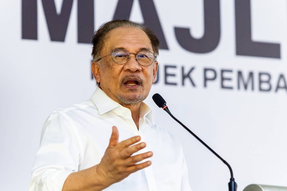 Prime Minister Datuk Seri Anwar Ibrahim expressed hope for the immediate implementation of the discussed reforms for the future of students, educators and Malaysia’s educational ecosystem. — Picture by Firdaus Latif