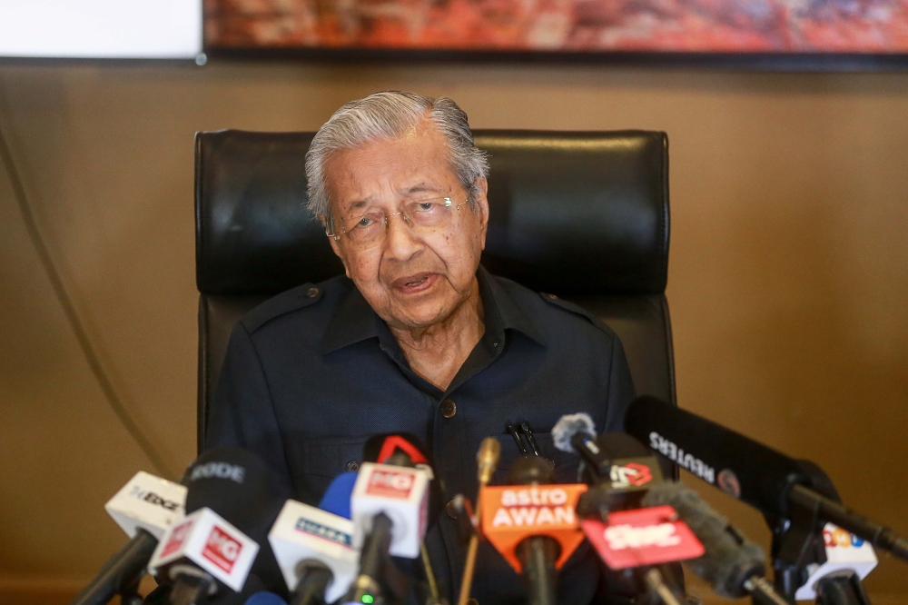 Former Prime Minister Tun Dr Mahathir Mohamad said US President Donald Trump will find that his tariffs are hurting America, and the people in America will end up against him. — Picture by Sayuti Zainudin