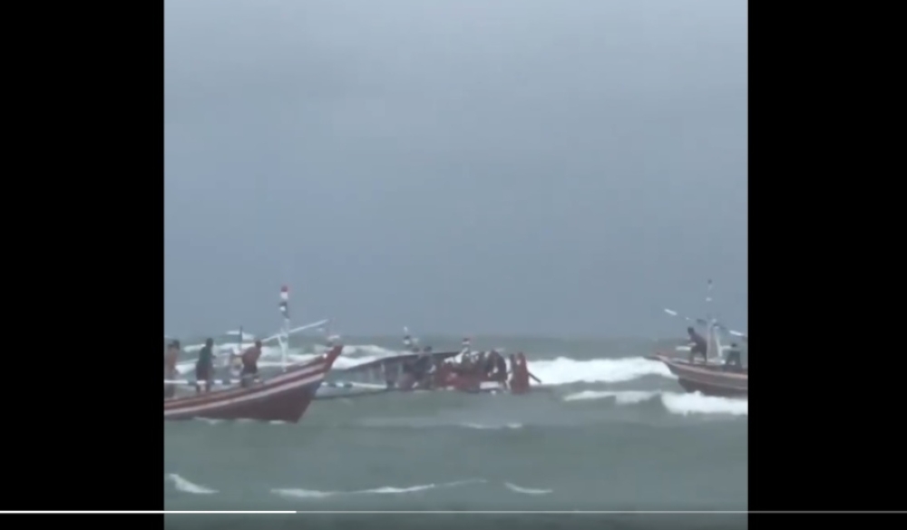 The boat was returning from the popular Tikus Island when it was struck by large waves and strong winds around 4pm local time on Sunday, causing engine failure and immobility.