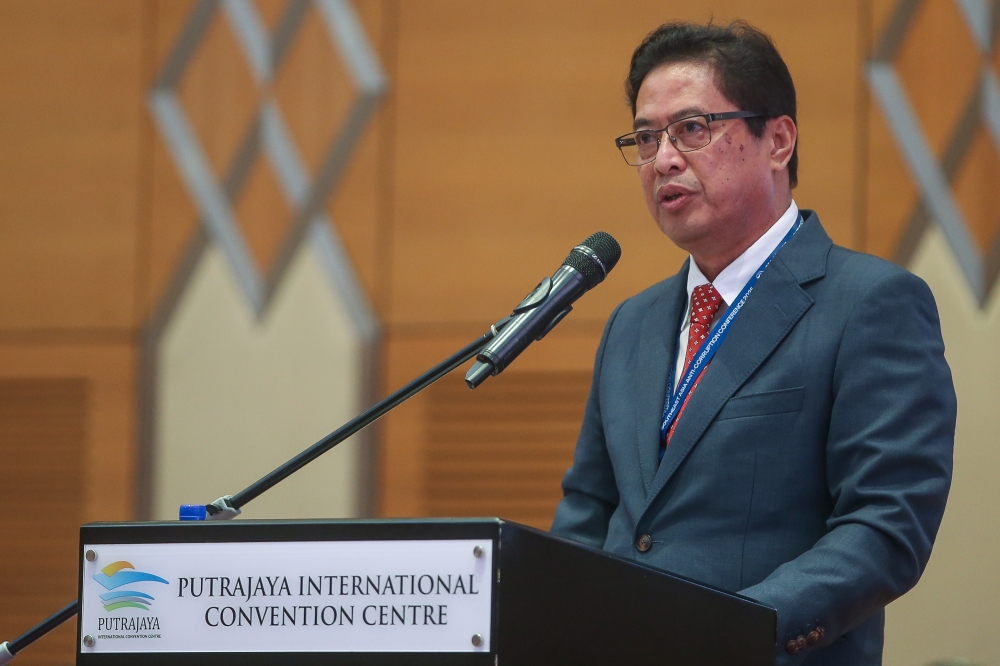 Chief Commissioner of the Malaysia Anti-Corruption Commission, Tan Sri Azam Baki, was reappointed with a new term that runs until May next year. — Picture by Yusof Mat Isa