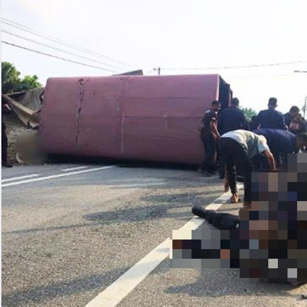 The death toll in the crash involving a Federal Reserve Unit (FRU) truck and a lorry carrying stones along Jalan Chikus-Sungai Lampam today has risen to nine. — Picture via X/Bernama 