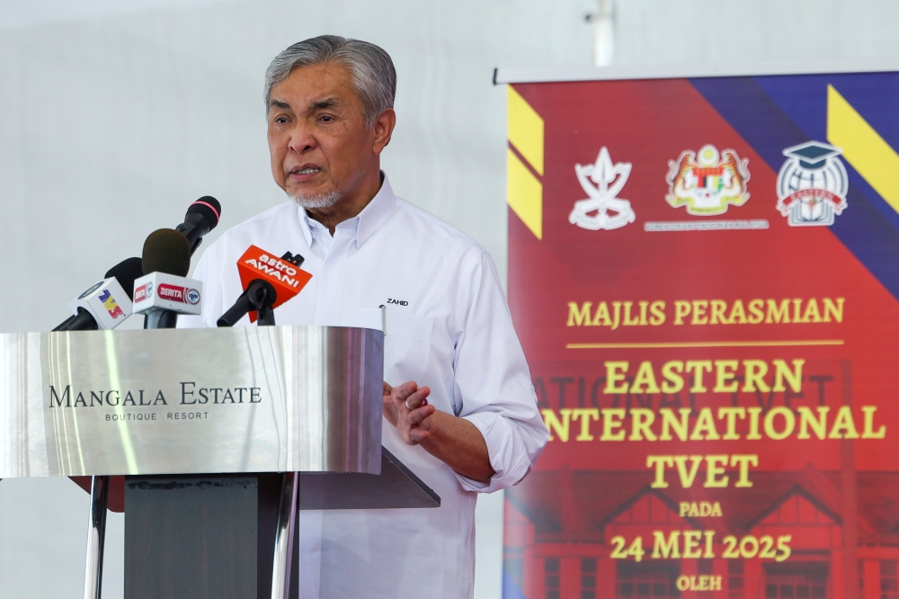 Deputy Prime Minister and Umno president Datuk Seri Ahmad Zahid Hamidi said his party will accept any Cabinet posts if there are vacancies, after PKR ministers Rafizi Ramli and Nik Nazmi Nik Ahmad lost in their party election on May 23, 2025. — Bernama pic