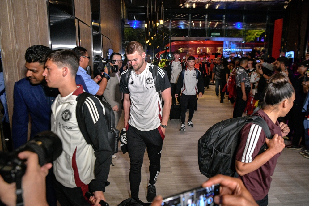 Manchester United players arrived in Kuala Lumpur on May 26, 2025 for a pre-season tour match against the Asean All-Stars at Bukit Jalil on May 28, 2025. — Bernama pic