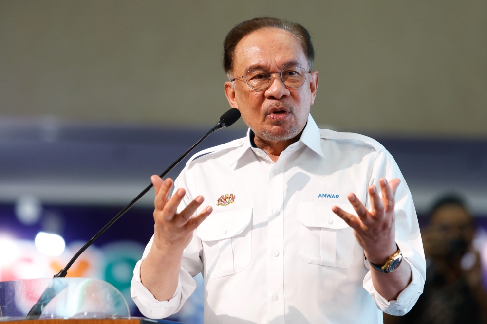 Prime Minister Datuk Seri Anwar Ibrahim speaks during the closing ceremony of the Kuala Lumpur International Book Fair at World Trade Centre Kuala Lumpur (WTCKL) in Kuala Lumpur on June 1, 2025. — Picture by Firdaus Latif