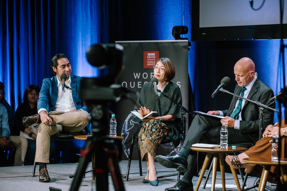 Former Bersatu youth chief Wan Ahmad Fahysal Wan Ahmad Kamal (left) said the move to enact a law to hold political parties accountable to their election pledges was unnecessary as the people can always oust any government that fails to deliver on its promises. — Picture by Raymond Manuel