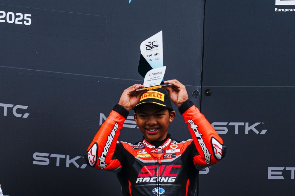 Muhammad Hakim Danish Ramli, 17, made history as the first Malaysian to win a Red Bull MotoGP Rookies Cup race in Aragon, Spain, drawing praise and raising hopes for his overall title prospects. — Picture via Facebook/Hakim Danish