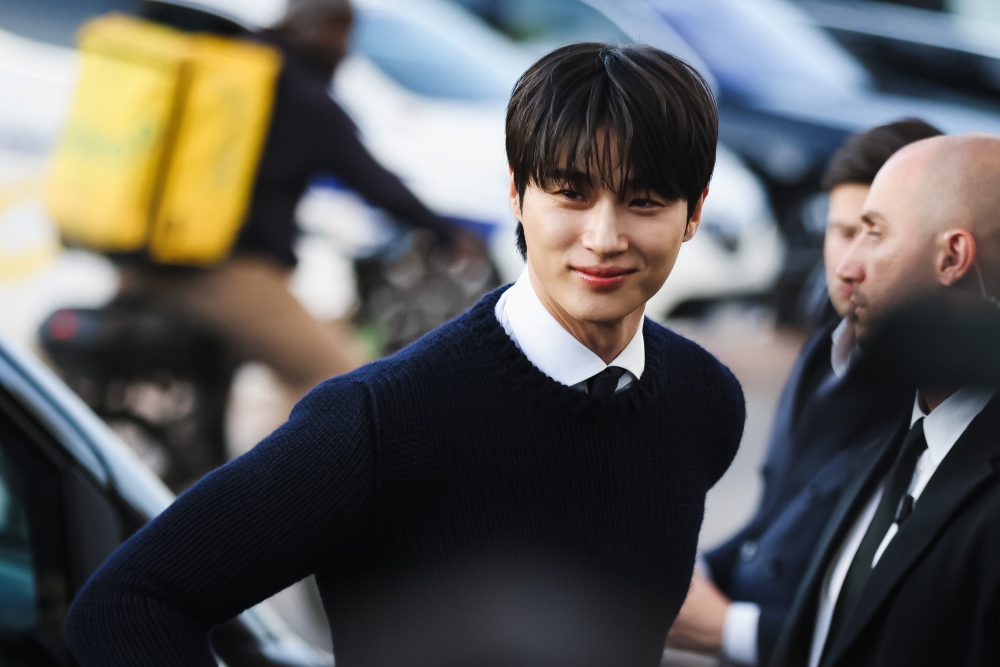 A South Korean woman dreamt of ‘Lovely Runner’ star Byeon Woo-seok handing her a prize — and woke up to a real US$1.5 million lottery win. — Reuters pic