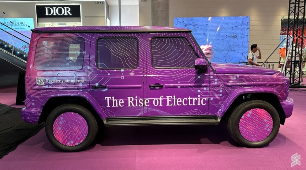 As Mercedes has phased out the EQ prefix from its EV, the official name for this fully-electric G-Class model is actually quite handful: the Mercedes-Benz G 580 with EQ Technology. — SoyaCincau pic