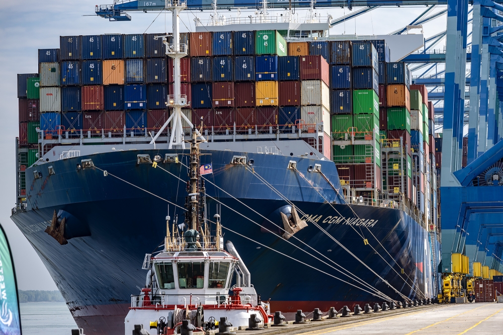 FMM president Tan Sri Soh Thian Lai warned that the sharp rise in port tariffs from July 1, 2025 could disrupt the cost structures of both exporters and importers at a critical point in Malaysia’s economic recovery. — Picture by Firdaus Latif