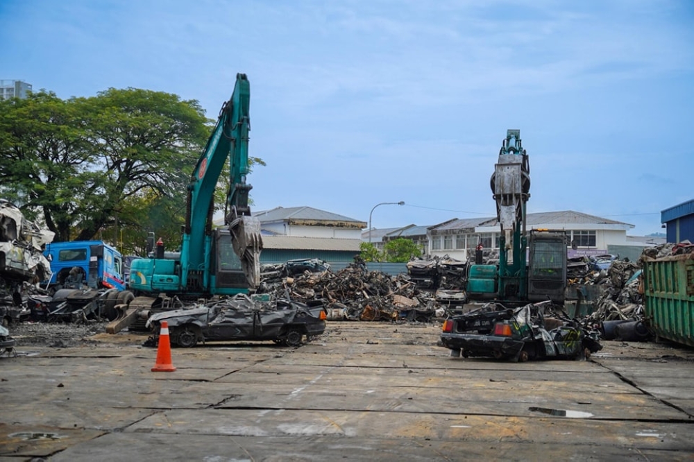 Datuk Seri Dr Zaliha Mustafa said public complaints regarding abandoned vehicles cross 2,500 cases every year in KL alone. — Picture from Facebook/Dr Zaliha Mustafa