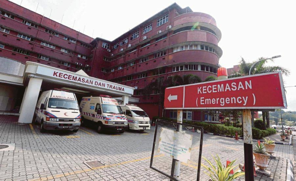 Johor Menteri Besar Datuk Onn Hafiz Ghazi said the RM1 million Smart Queue System, which utilises QR codes, which will begin at the Sultanah Aminah Hospital in JB is the first to be implemented in a government hospital in Malaysia. — Picture from Facebook/Sini Laken