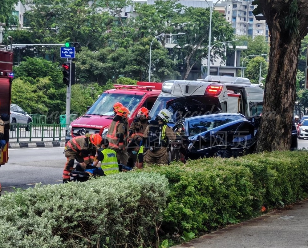 A 53-year-old man died after the car he was driving skidded and crashed into a tree along Paya Lebar Road on Monday. — Picture via Facebook/Singapore roads accident.com新加坡公路意外网页 