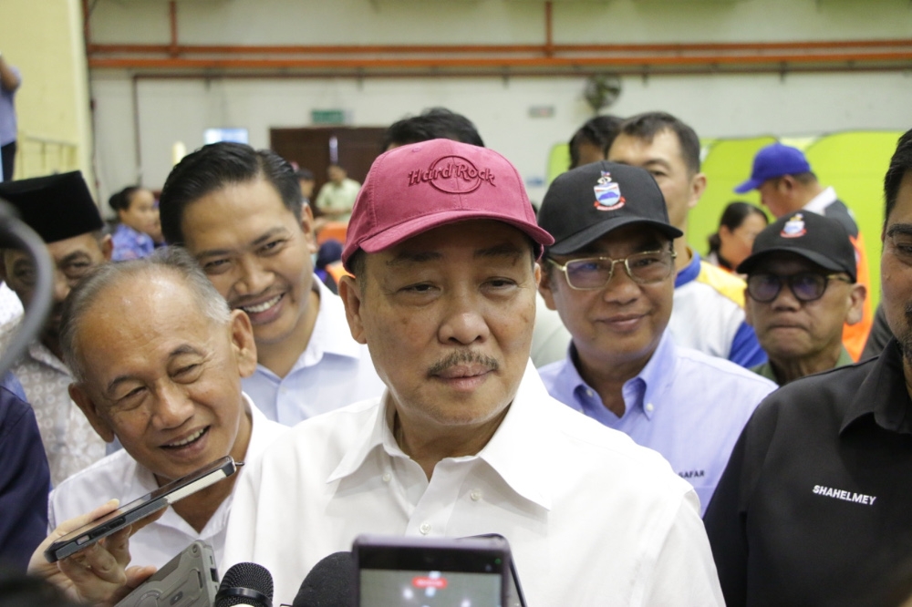When asked about speculation that the Sabah State Legislative Assembly may be dissolved as early as next month, Sabah Chief Minister Datuk Seri Hajiji Noor declined to confirm the rumours.