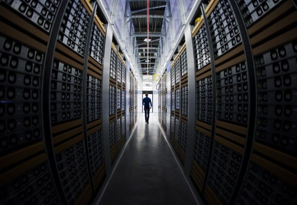 According to data from the ministry, Indonesia’s data centre capacity has increased to 290 megawatts (MW) since last October. The national capacity is projected to soar to 900 MW by the end of 2025. — AFP pic