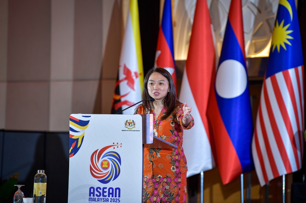 Hannah Yeoh: Private Venues for Shuttlers, No More Mall Training