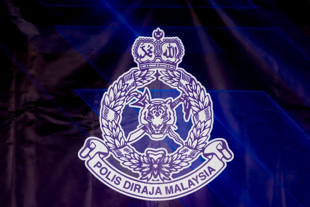 Hulu Selangor acting police chief DSP Mohd Asri Mohd Yunus said the suspects’ actions were captured on closed-circuit television (CCTV), and the victim lodged a police report at 6.42am on June 18. — Picture by Raymond Manuel