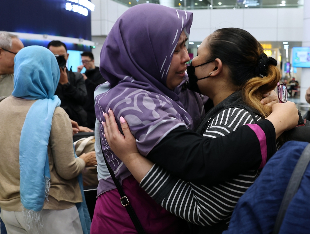 A total of 24 individuals, including 17 Malaysians, who were evacuated from Iran following escalating conflict in the country, have safely returned home. — Bernama pic