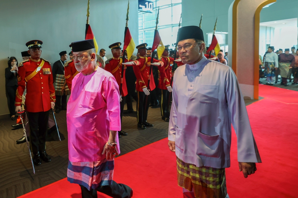 Yang di-Pertuan Agong Sultan Ibrahim (left) gracing the National-level Maal Hijrah 2025/1447H celebration at the Malaysia International Trade and Exhibition Centre (MITEC). — Bernama pic