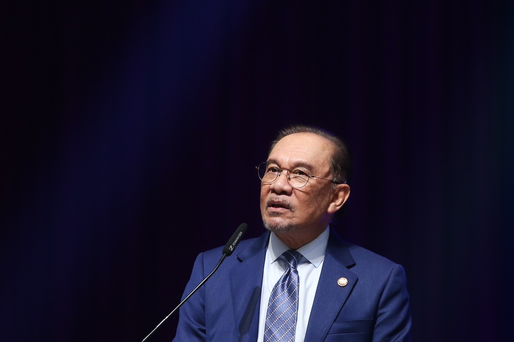 Prime Minister Datuk Seri Anwar Ibrahim is set to arrive in Rio de Janeiro today for the 17th Brics Leaders’ Summit after concluding his official visit to France. — Picture by Yusof Mat Isa