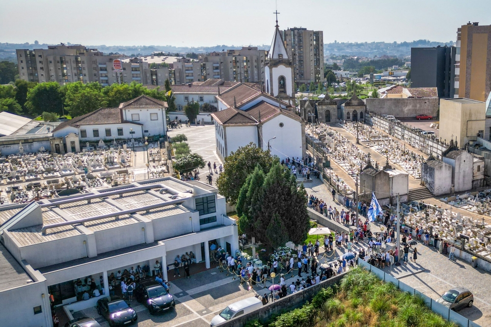 People queue outside the funeral chapel for the wake of Liverpool forward Diogo Jota and his brother Andre Silva in Gondomar, on the outskirts of Porto, July 4, 2025. — AFP pic