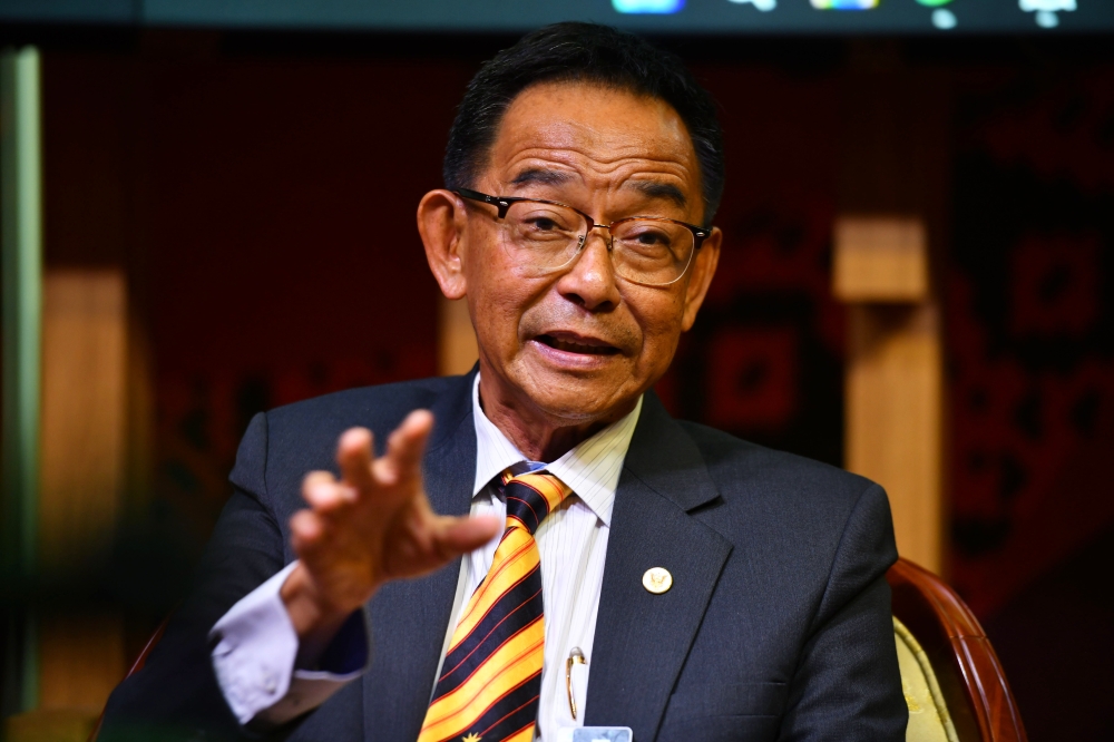 Sarawak Minister for Tourism, Creative Industry and Performing Arts Datuk Seri Abdul Karim Rahman Hamzah clarified that while the state has successfully expanded its State Legislative Assembly (DUN) seats from 82 to 99, any increase in parliamentary representation must be decided by the Election Commission (EC) and approved by the federal government through Parliament. — Bernama pic 