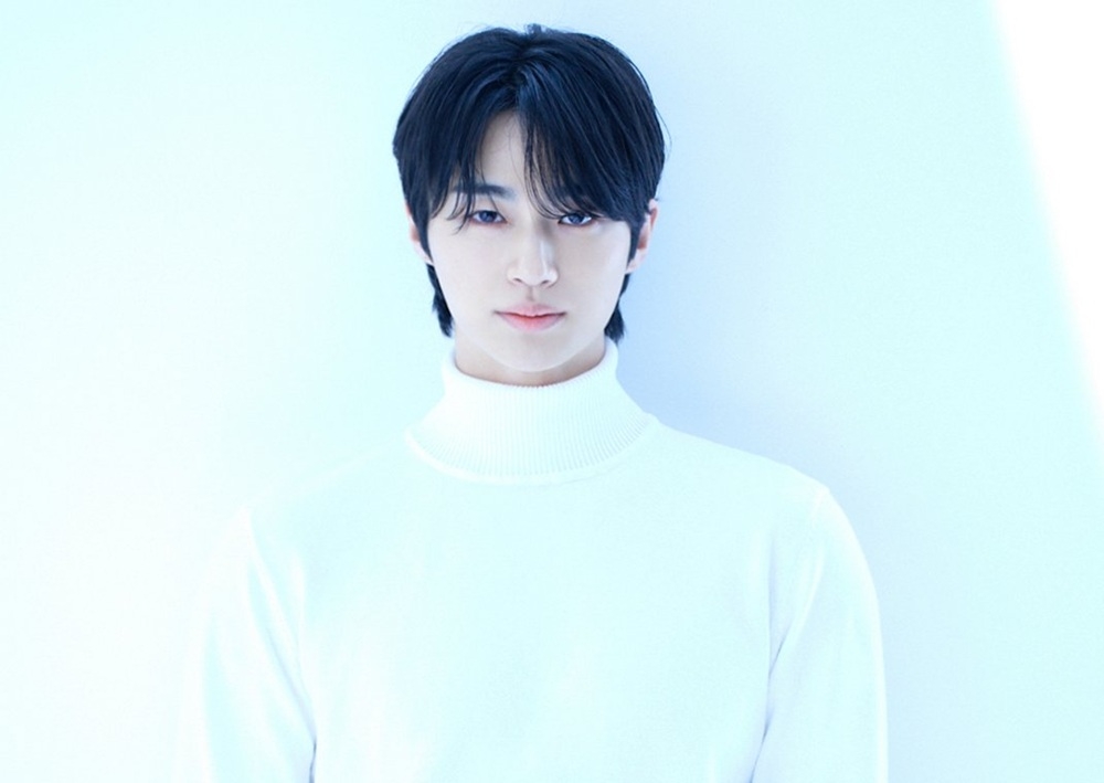 South Korean actor Byeon Woo-seok will star in a Netflix series adaptation of the popular webtoon and web novel series ‘Solo Leveling’. — Picture via X/Netflix