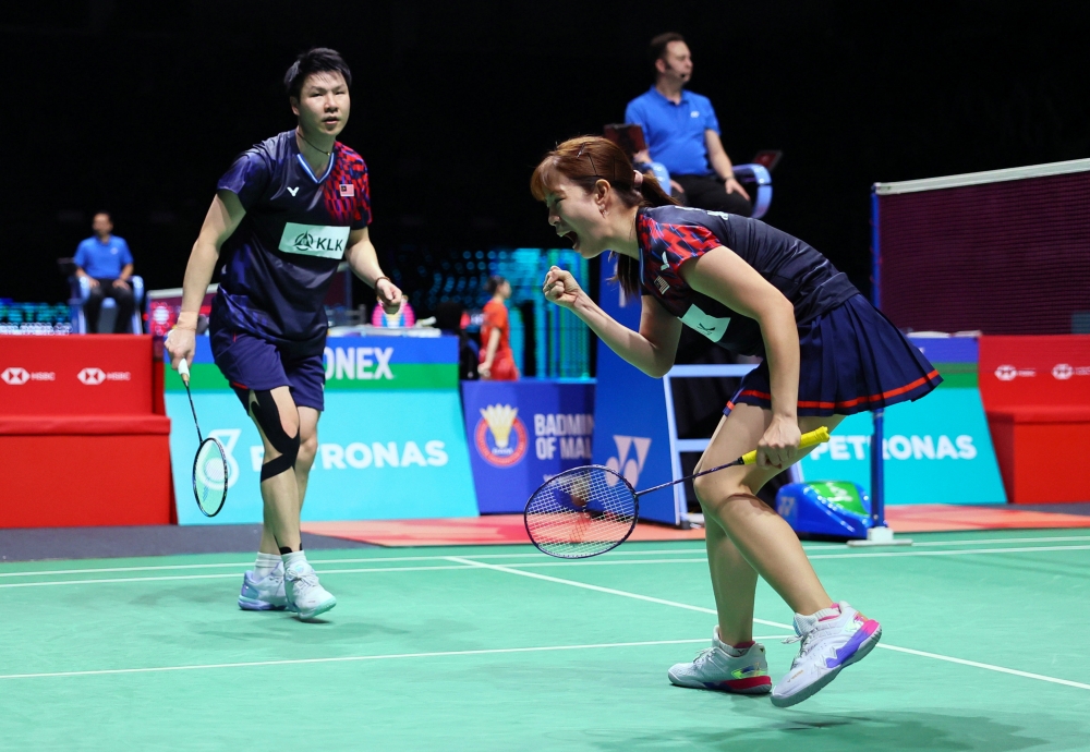 The husband-and-wife pair convincingly beat Ruttanapak Oupthong-Jhenicha Sudjaipraparat of Thailand 21-15, 21-10 in just 30 minutes. — Bernama pic